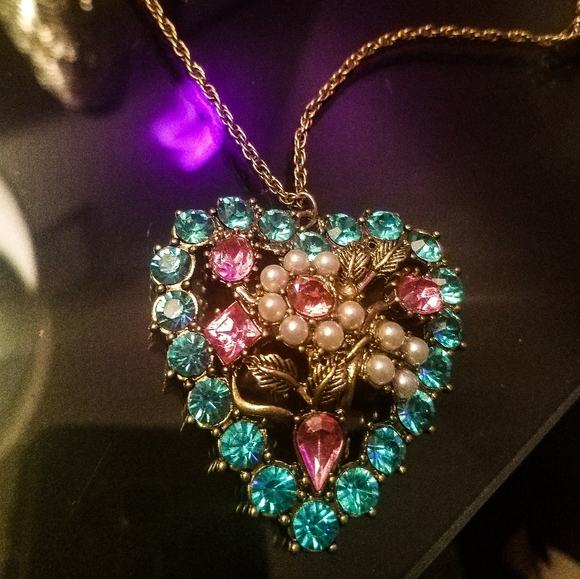 Betsey Johnson Jewelry - 💕Betsey Johnson Hanging Hearts Collection!!